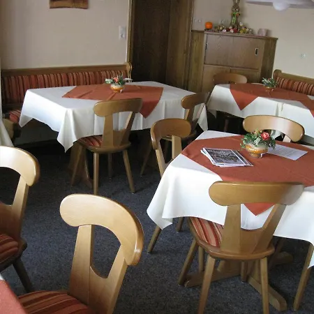 بيت ضيافة Gastehaus Steininger تزفيسل