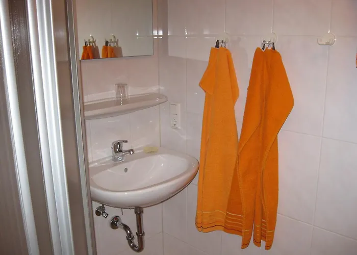 بيت ضيافة Gastehaus Steininger تزفيسل